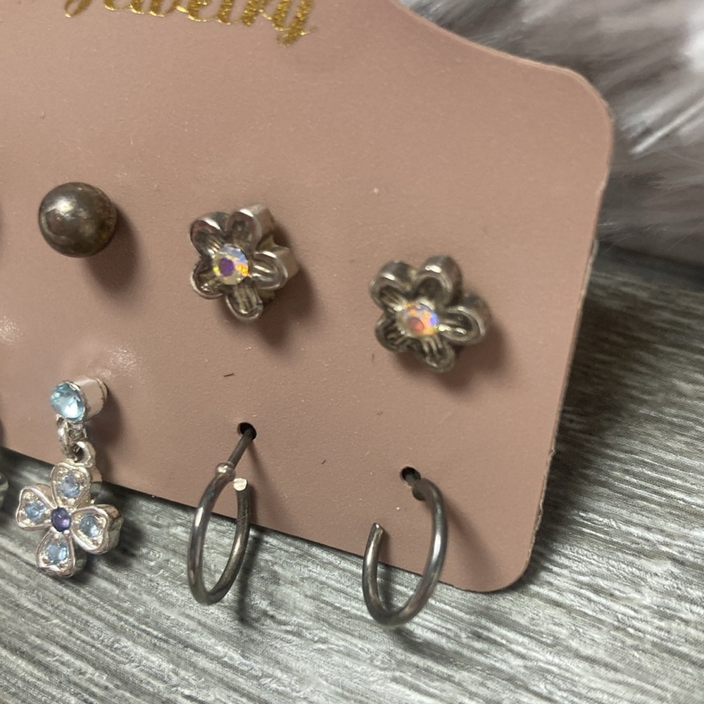 Assorted Earring Card - Picture 3 of 4